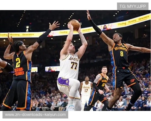 湖人战术重心向东契奇倾斜，球权分配与防守平衡待解